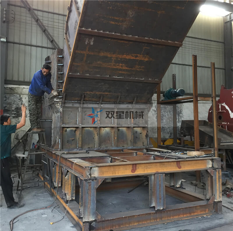 皓星金属破碎机车间实拍