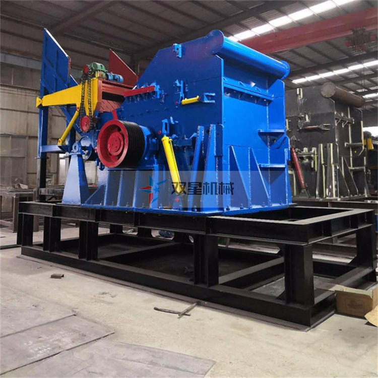 铝合金粉碎机生产现场