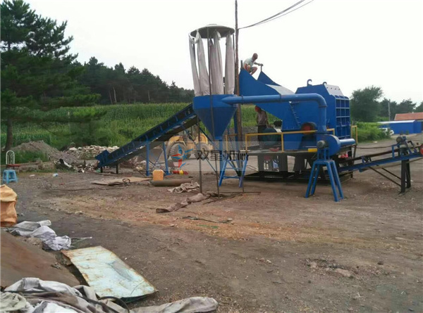 金属粉碎机生产线现场