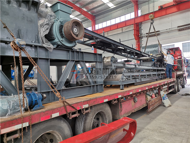 金属粉碎机发货图片