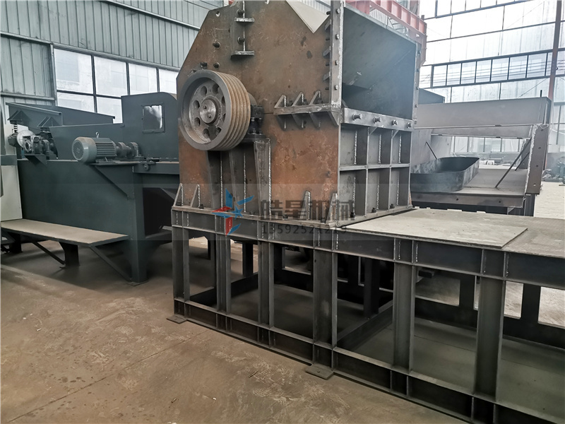 铝合金粉碎机生产车间实拍