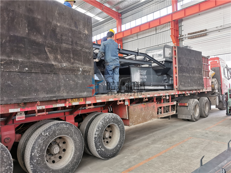 废铝粉碎机设备发货现场