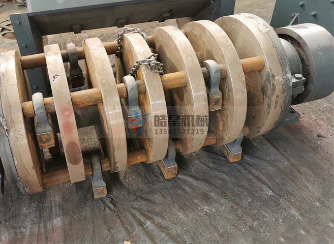 金属破碎机<a href='https://www.shuangxingzg.com/case/501.html' target='_blank'><span>锤头</span></a>