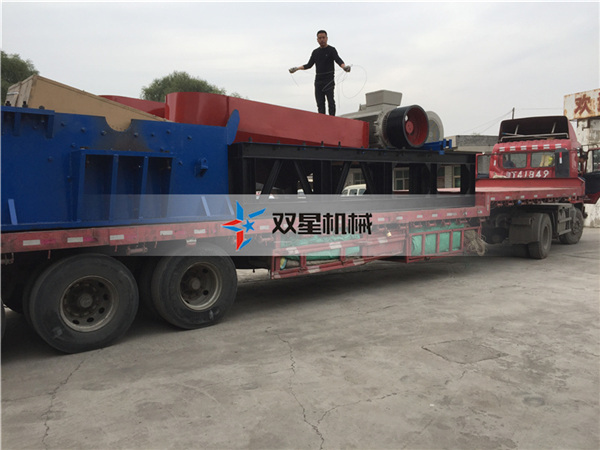 金属粉碎机发货出厂