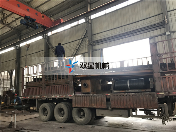 废金属粉碎机设备现场发货