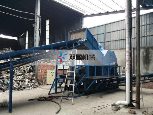 用户铝合金粉碎机安装现场