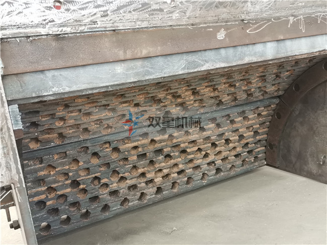 铝合金破碎机发货现场锤头、筛板拍摄