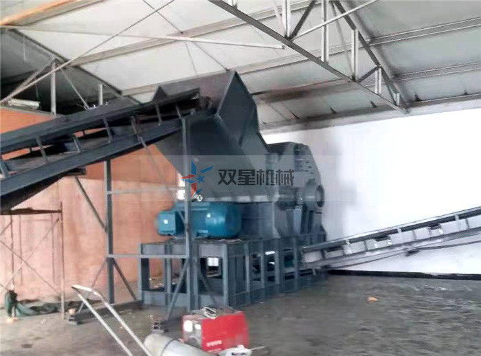 断桥铝粉碎机上海客户安装现场