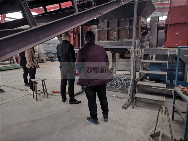 废机铝破碎机设备江苏南通客户现场试机